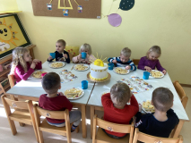 31e35215-9ecf-49ea-af45-5a1156a87e51