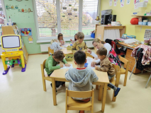 593ce11b-d164-402e-9092-2cc074547c31