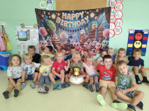 9bfdfe49-b37a-454f-bf90-0571085ba208